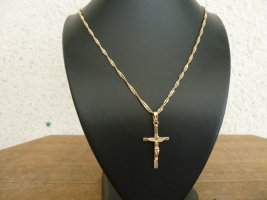 Chaine pendentif croix